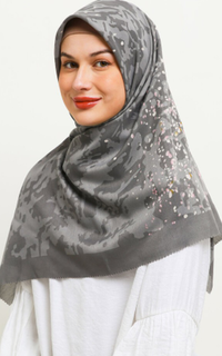 Printed Scarf Voal Hijab Segi Empat Badeea