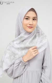 Printed Scarf Line Flower in Antartic Love