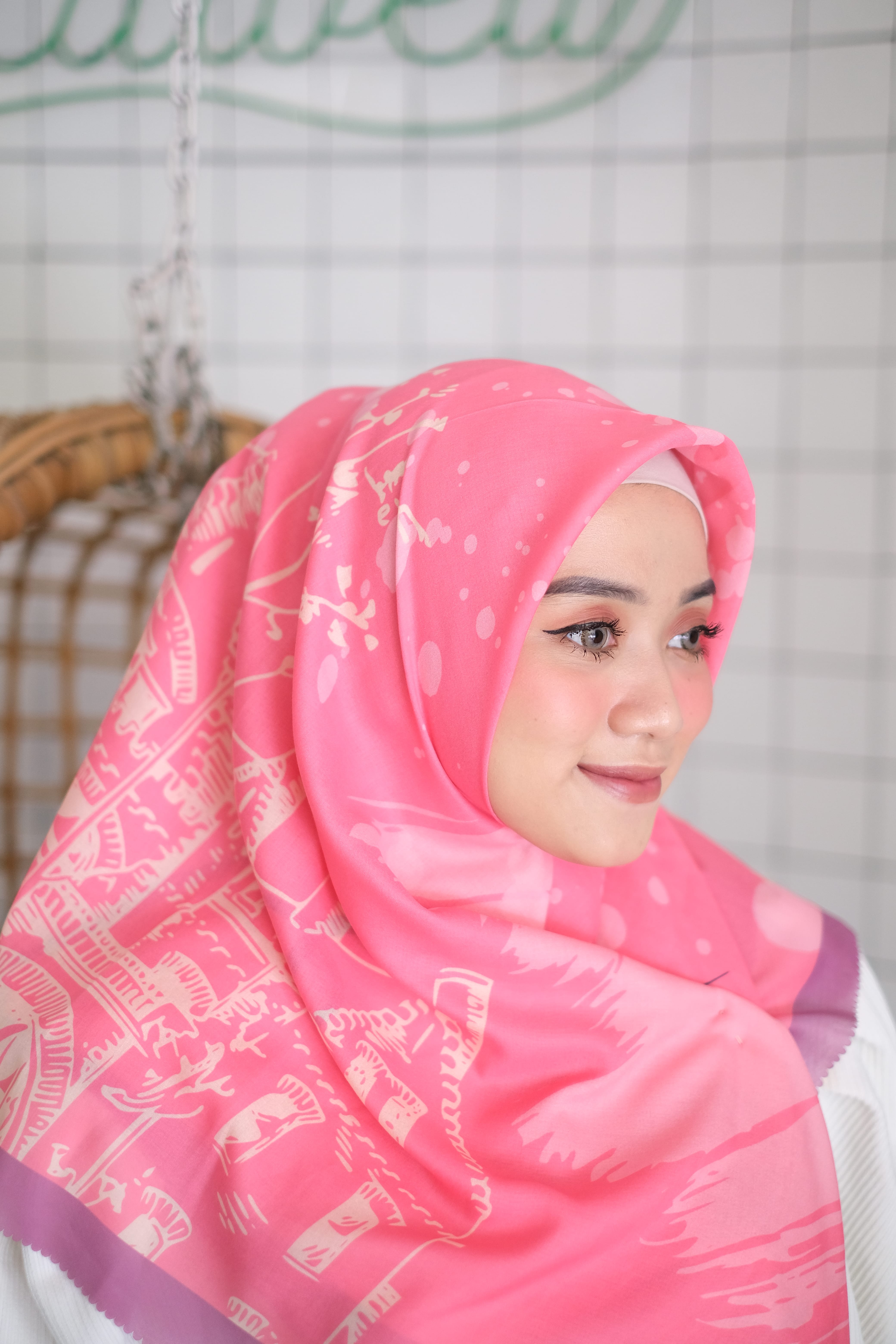 Hijab Motif Rona Scarf in Pink