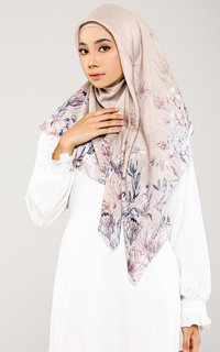 Hijab Motif Exotic Flower - Latte (Voal Square)