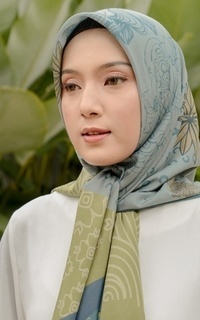 Hijab Motif Sekar Scarf in Hijau