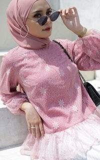 Blus Ozza Lace Top Pink