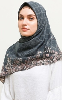 Printed Scarf Voal Hijab Segi Empat Sevda