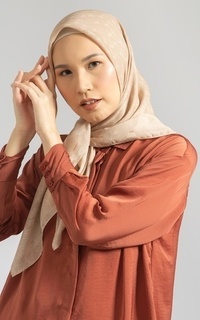 Hijab Motif Kami Monogram Scarf Freckles