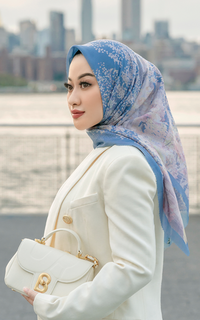 Hijab Motif New York 3 Courage Voile Square - Guggenheim