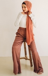 Celana Sabeen Pants in Amber