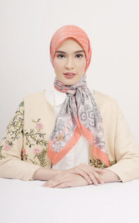 Hijab Motif Sarinah Scarf - Salmon