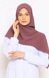 Plain Scarf Hijab Segi Empat Lasercut Curly