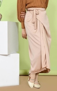 Skirt Mybamus Tasya Satin Wrap Skirt – Rok Lilit Beige M17239 R89S4 Beige-581089
