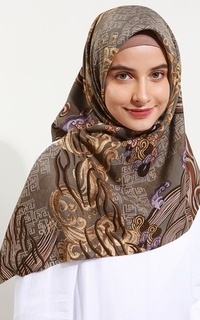 Printed Scarf Voal Hijab Segi Empat Hafsah