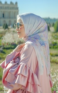 Hijab Motif The Wonderland Voile Square - Pearl