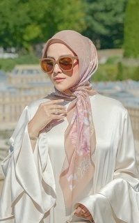 Hijab Motif The Wonderland Voile Square - Golden Brown