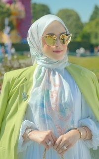 Hijab Motif The Wonderland Voile Square - Marshmallow