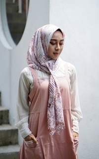 Hijab Motif Fuji Series in Oak