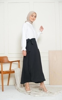 Rok Raiqa Skirt Black