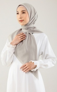 Hijab Polos Ultrafine Voile in Taupe 