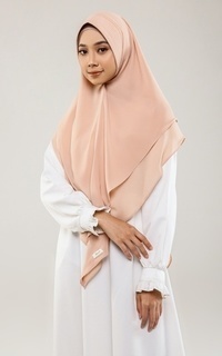 Hijab Instan Khimar Azalea Peach