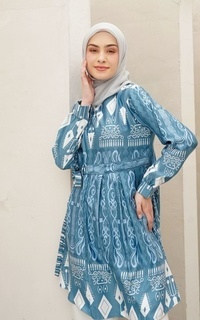 Tunic Kyra Tunic - Tunik Sutra Silk Kekinian Terbaru Wanita Lengan Panjang Batik Print Motif Blue-610106