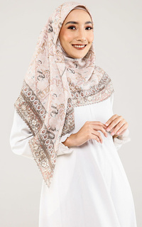 Hijab Motif Lunara Scarf Pink