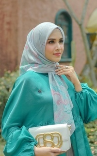 Hijab Motif The Friendship Voile Square - Sweetie Bell