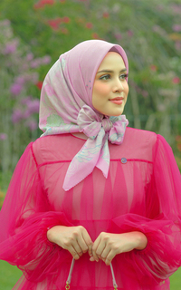 Hijab Motif The Friendship Voile Square - Pinkie Pie