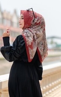 Hijab Motif Amsterdam series Dark Red