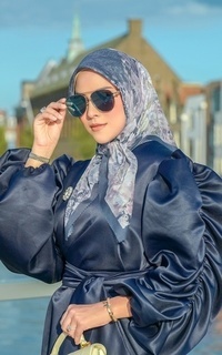 Hijab Motif The Journey Voile Square - Hongkong