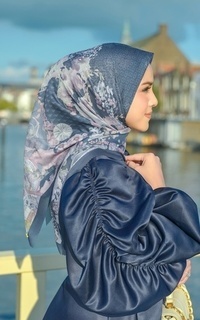 Buttonscarves- The Journey Square (small- Seoul), Women's Fashion, Muslimah  Fashion, Hijabs on Carousell