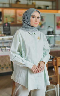 Hijab Motif Amelia - Gray (Voal Square)
