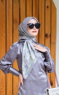 Hijab Motif Monstera Series Grey