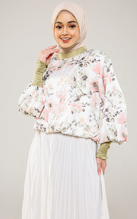 Blus Camellia Top