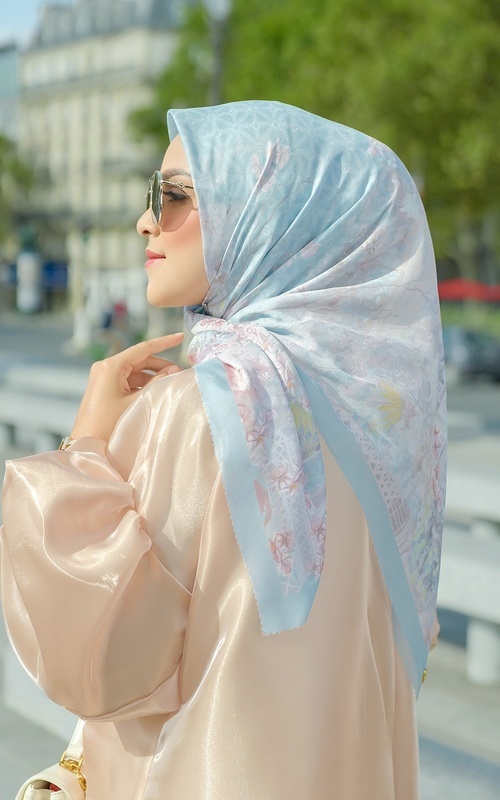 Qoo10 - LV Square Hijab  Maxmara Royal Platinum Motif Panel