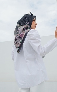 Printed Scarf Ayana series in Black