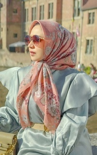 Hijab Motif Blume Voile Square - Amberglow