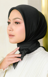 Plain Scarf Polly Cotton (Hijab Bella Square) Black-645342