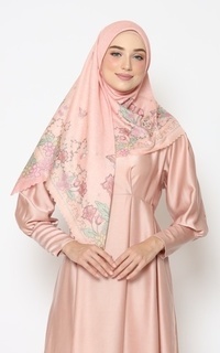 Hijab Motif HOKOKAI SERIES_CREAM PEACH