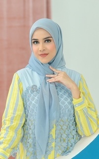 Hijab Polos Kelly Square in Zen Blue