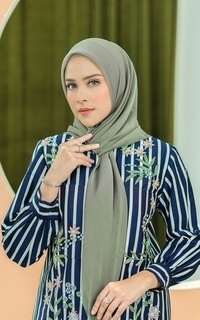 Hijab Polos Kelly Square in Agave Green