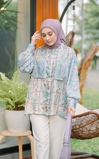 Kemeja Freesia Shirt with Pocket - Vanilla