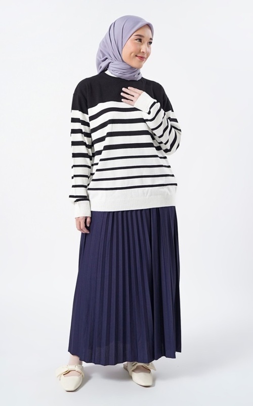 Sweater - SYALINE HIJAB - SWEATER EMMA BLACK STRIPES - Black