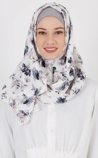 Hijab Instan Vervessa's Ellia Blooming Hijab Instant Pashmina White