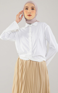 Blouse Hazelnut Indonesia - Qeila Shirts - Atasan/ Blouse/ Top Wanita - White (DEFECT/ MINOR)