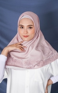 Printed Scarf WK025 LP53D kerudung segi empat voal Coretta Series dusty pink