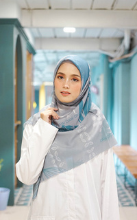 Hijab Motif WK028 kerudung segi empat voal DAW Project Isadora Series biru abu