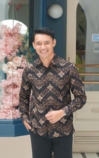 Pakaian Pria Vervessa's Lenneth Men Shirt Latte | Kemeja Pria Raya Batik Pesta Kondangan PO 1 Week