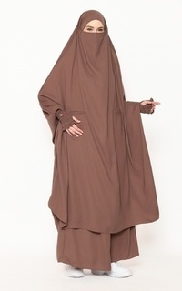 Hijab Instan Allev Set French Khimar dan Rok Almeera - Chocolate Plum