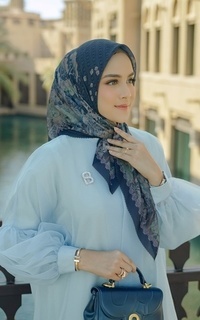 Hijab Motif Al Qasr Voile Square - Flag