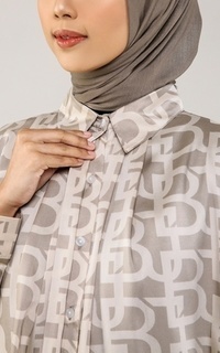 Kemeja Monogram Pleated Shirt - Beige Beige-676565