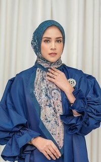 Hijab Motif The Ederra 2.0 Voile Square - Azure