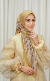 Hijab Motif The Ederra 2.0 Voile Square - Curry